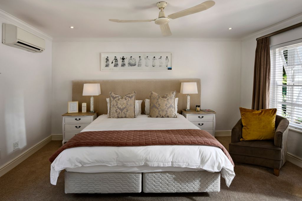 The London Outcall: A Gentleman’s Checklist for Hotel & Home Preparation